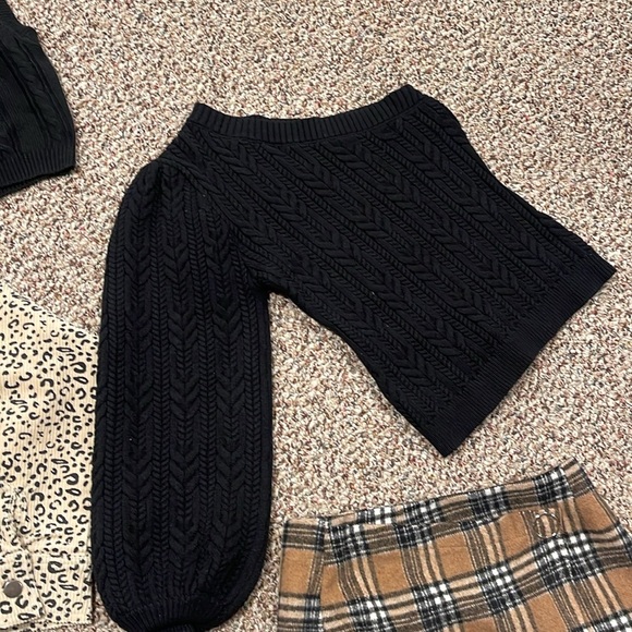 BUNDLE 2 Skirts, 2 sweaters, 1 sparkle top and cropped jacket - Picture 5 of 7